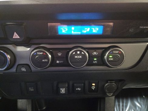 Used 2023 Toyota Tacoma TRD Sport image 26