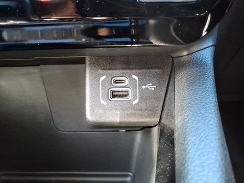 New 2026 Jeep Compass Limited image 12