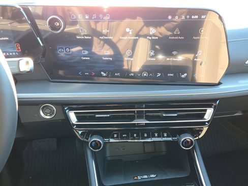 New 2026 Chevrolet Traverse LT w/ Driver Confidence Package FWD image 17
