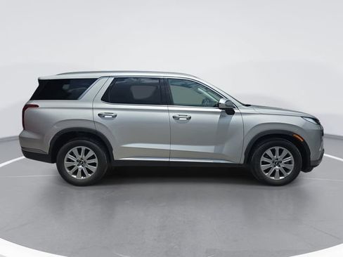 Used 2025 Hyundai Palisade SEL FWD image 3