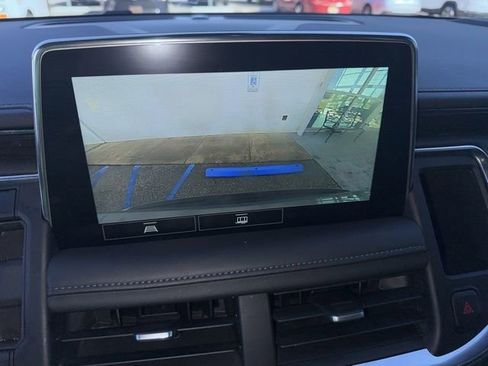 Used 2021 GMC Yukon SLE image 18