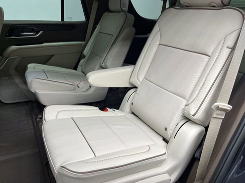 New 2026 GMC Yukon Denali w/ Sun & Power Step Package image 6