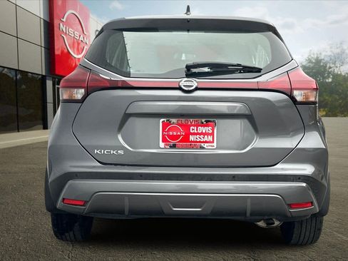 Used 2021 Nissan Kicks S image 8