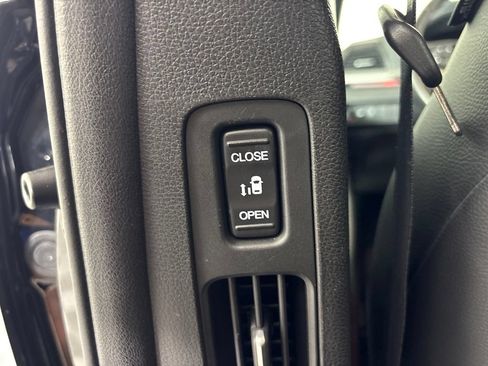 Used 2025 Honda Odyssey Sport-L image 41