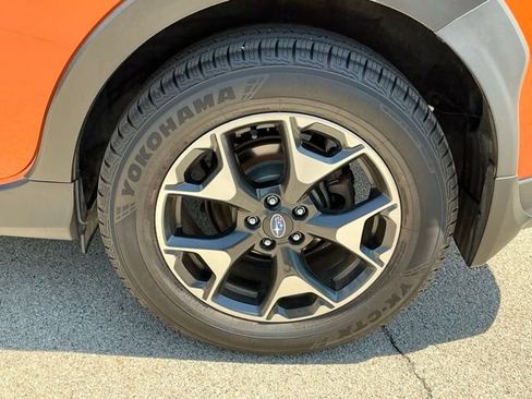Used 2020 Subaru Crosstrek 2.0i Premium w/ Moonroof Package 2 AWD/4WD image 5