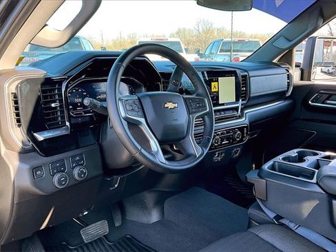 Used 2024 Chevrolet Silverado 2500 LT image 18