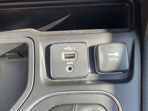 Used 2021 Jeep Cherokee Latitude Lux 80th Anniv w/ Quick Order Package 26U 80TH FWD image 20