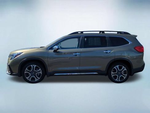 Used 2023 Subaru Ascent Touring AWD/4WD image 4