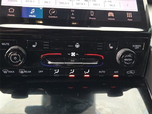 Used 2022 Jeep Grand Cherokee L Limited image 22