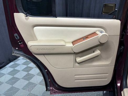 Used 2008 Ford Explorer Eddie Bauer image 25
