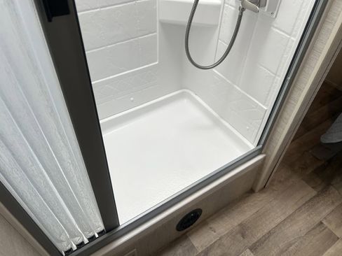 Used 2022 Ford E-450 and Econoline 450 Super Duty w/ Motorhome Prep Package image 55