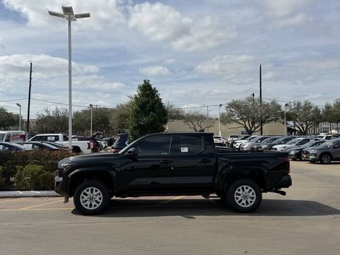 Used 2026 Toyota Tacoma SR5 image 4