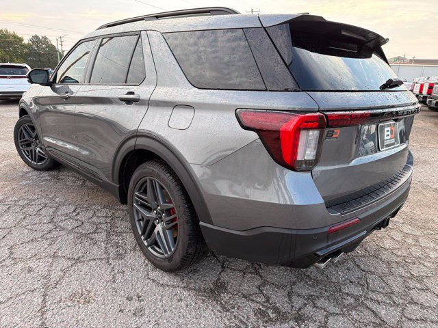Certified 2025 Ford Explorer ST AWD/4WD image 4
