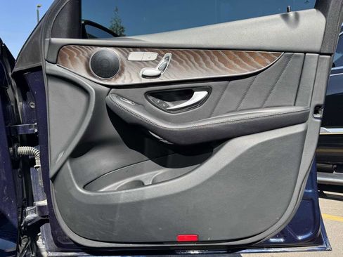 Used 2019 Mercedes-Benz GLC 300 4MATIC w/ AMG Line image 31