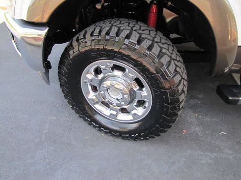 Used 2015 Ford F250 Lariat w/ Lariat Ultimate Package image 37