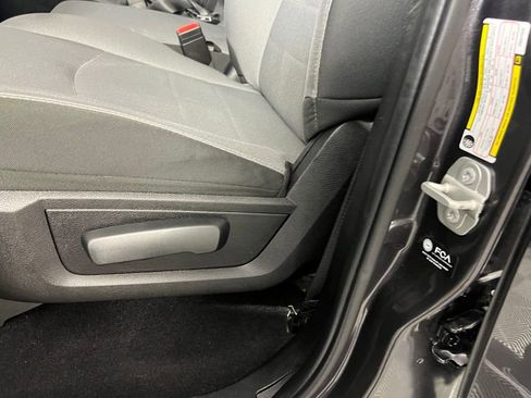 Used 2023 RAM 1500 Classic SLT image 22