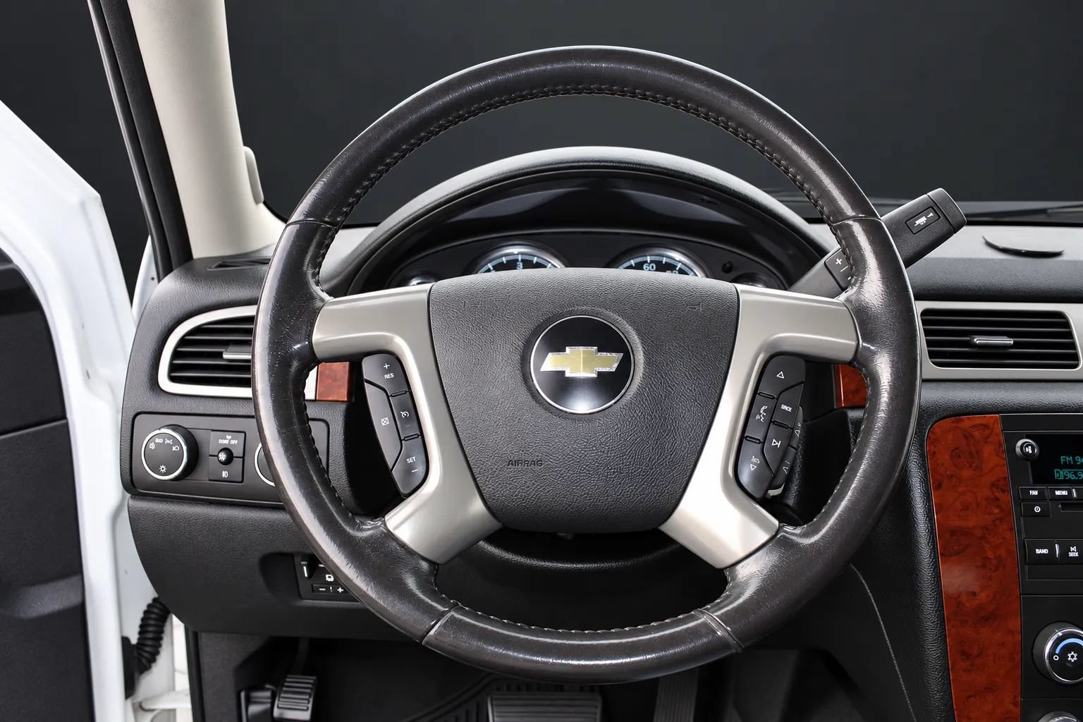 Used 2011 Chevrolet Avalanche LT AWD/4WD image 17