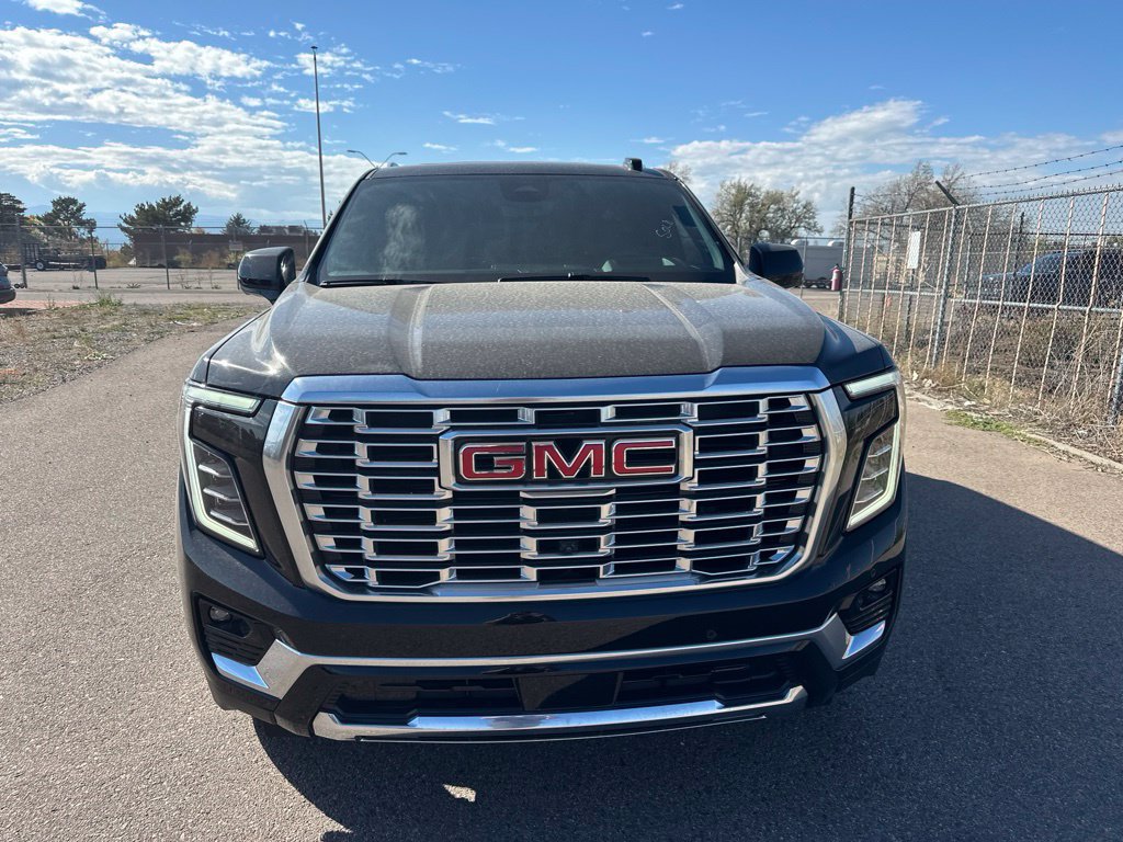 Used 2026 GMC Yukon Denali w/ Denali Reserve Package AWD/4WD image 2