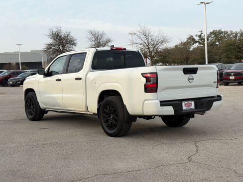 Used 2024 Nissan Frontier SV w/ Technology Package image 6