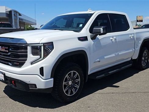 Used 2024 GMC Sierra 1500 AT4 w/ AT4 Premium Package image 4