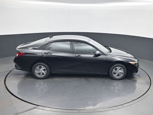 New 2026 Hyundai Elantra SE image 16