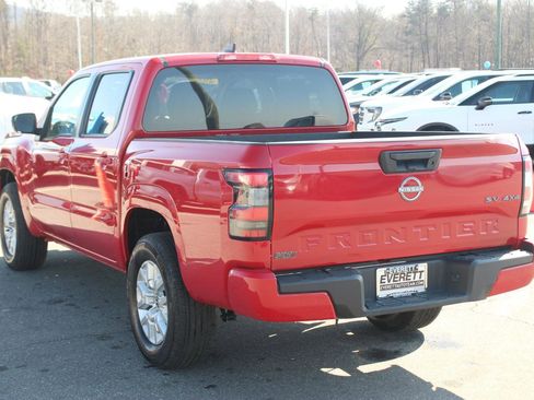 Used 2023 Nissan Frontier SV image 5