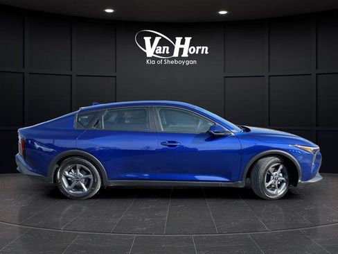 New 2026 Kia K4 LXS image 2