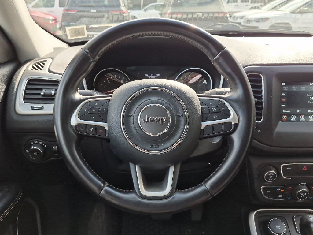 Used 2019 Jeep Compass Latitude w/ Cold Weather Group AWD/4WD image 12