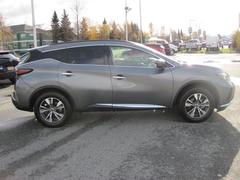 Used 2023 Nissan Murano SV image 3