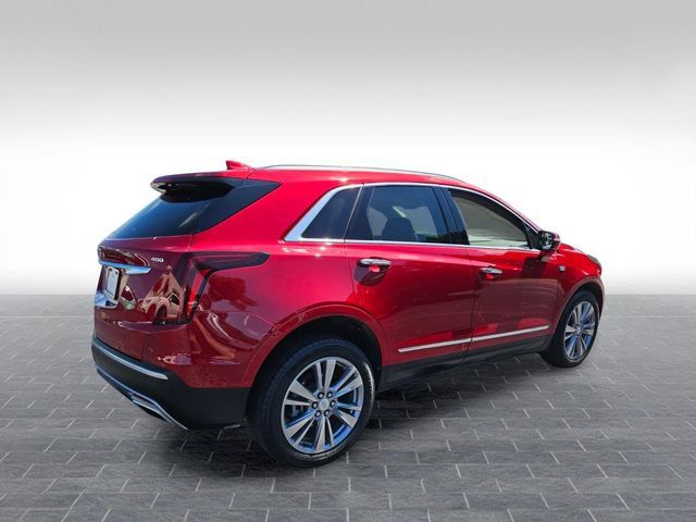 Used 2024 Cadillac XT5 Premium Luxury w/ LPO, Floor Liner Package AWD/4WD image 5