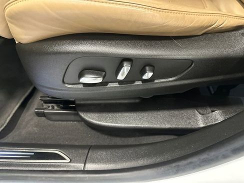 Used 2017 Cadillac XT5 Platinum w/ Driver Assist Package image 29