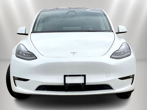 Used 2024 Tesla Model Y Long Range image 2