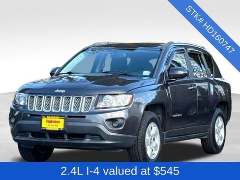 Used 2017 Jeep Compass Latitude image 2