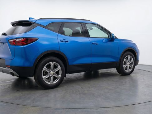 Used 2025 Chevrolet Blazer LT FWD image 9