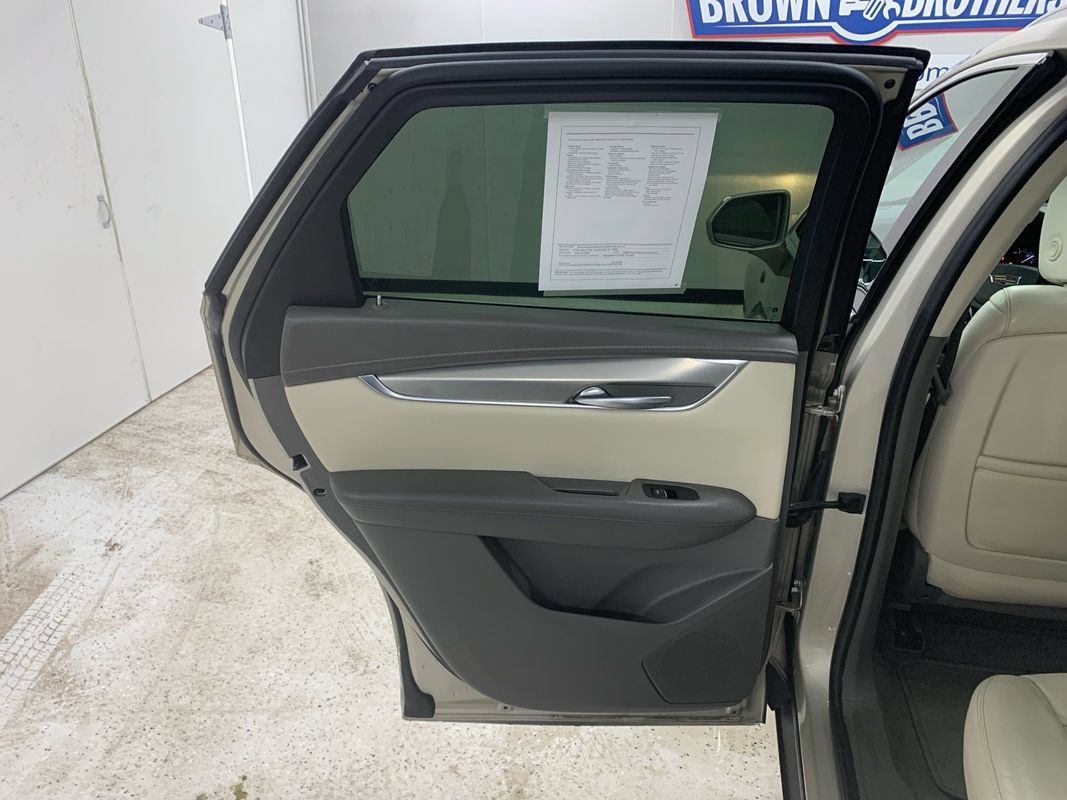 Used 2017 Cadillac XT5 Luxury AWD/4WD image 23