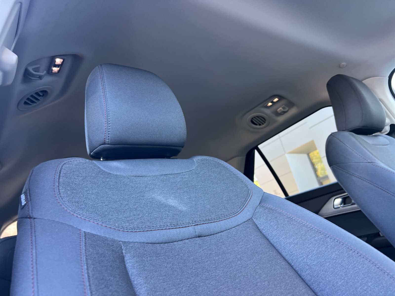 Used 2025 Ford Explorer Active RWD image 17