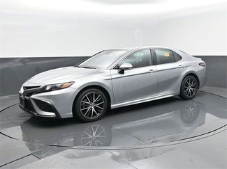 Used 2022 Toyota Camry SE video 1