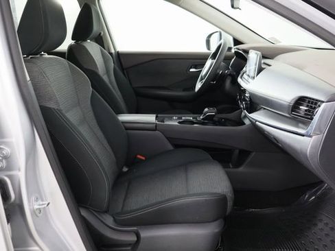 Used 2021 Nissan Rogue SV image 19