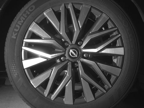 Used 2025 Nissan Altima 2.5 SV FWD image 15