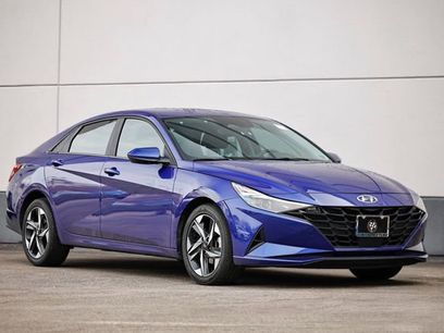 Used 2023 Hyundai Elantra SEL w/ Convenience Package