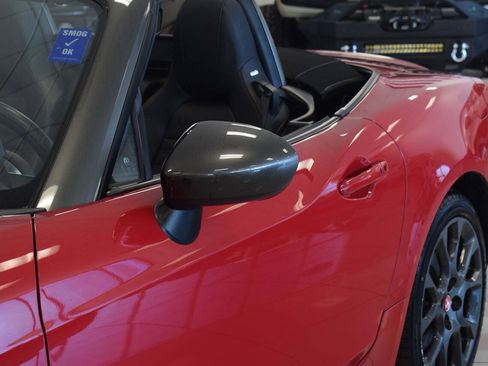 Used 2020 FIAT 124 Spider Abarth w/ Convenience Group RWD image 21