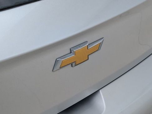 Used 2018 Chevrolet Cruze Premier image 16