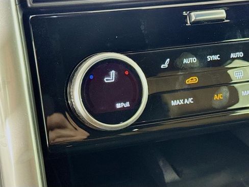 New 2026 Land Rover Discovery Limited Edition image 23