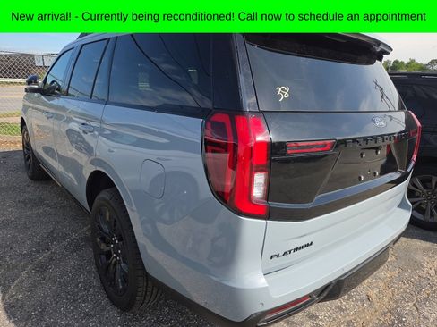 Used 2025 Ford Expedition Platinum w/ Stealth Appearance Package AWD/4WD image 7