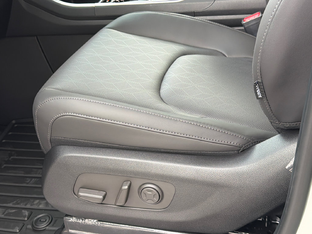 New 2027 Kia Carnival SX w/ Dark Edition Package FWD image 21