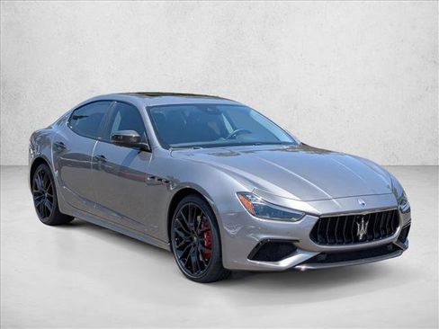 Used 2019 Maserati Ghibli S GranSport RWD image 3