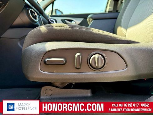 Used 2023 Chevrolet Blazer LT image 15