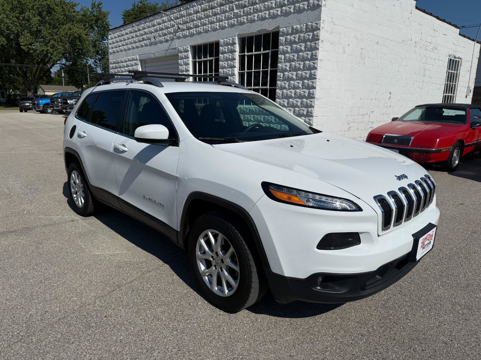 Used 2018 Jeep Cherokee Latitude AWD/4WD image 3