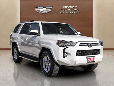 Used 2020 Toyota 4Runner SR5 Premium image 6
