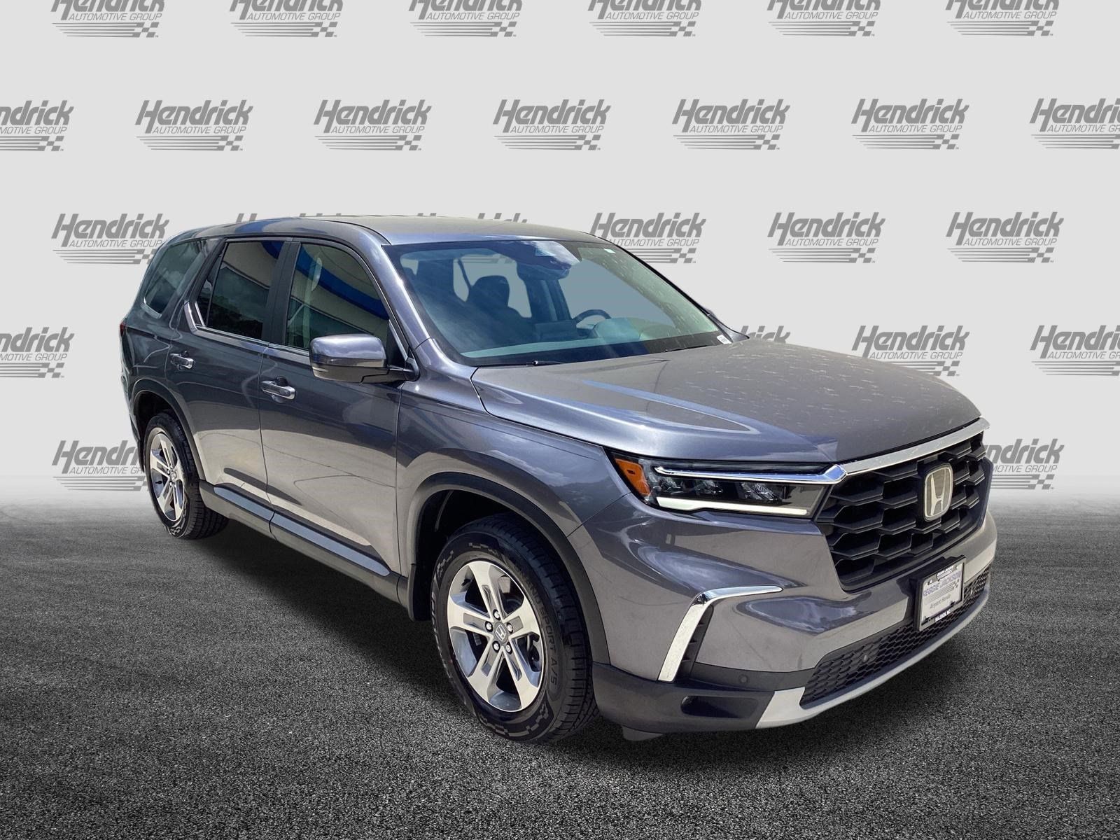 Used 2025 Honda Pilot EX-L image 2